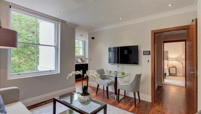 1 Bedroom Flat To Rent In Kensington Gardens Square, Bayswater, London, W2