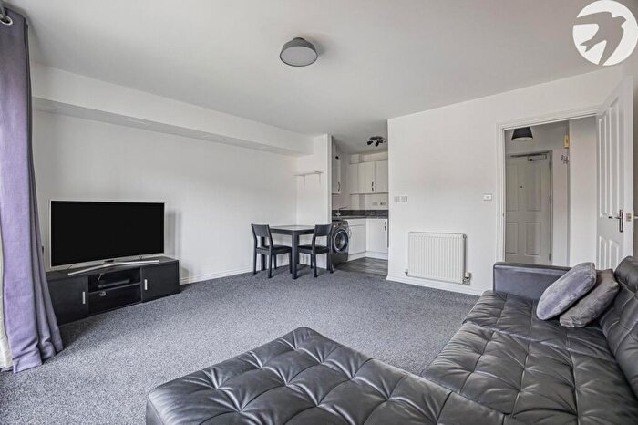 1 Bedroom Flat For Sale In Silver Streak Way, Rochester, Kent, ME2