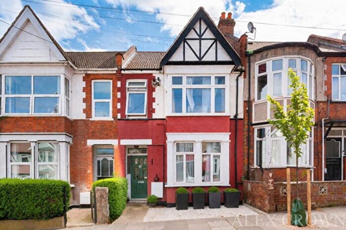 2 Bedroom Flat For Sale In Linden Avenue, Wembley, HA9