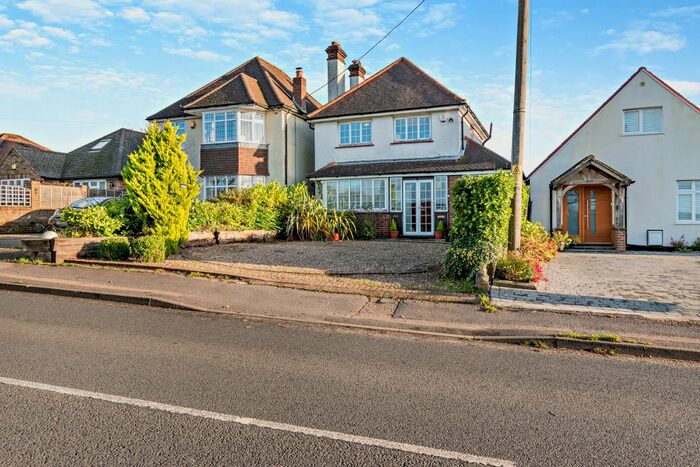 4 Bedroom Detached House For Sale In Northwood Road, Harefield, Uxbridge, UB9