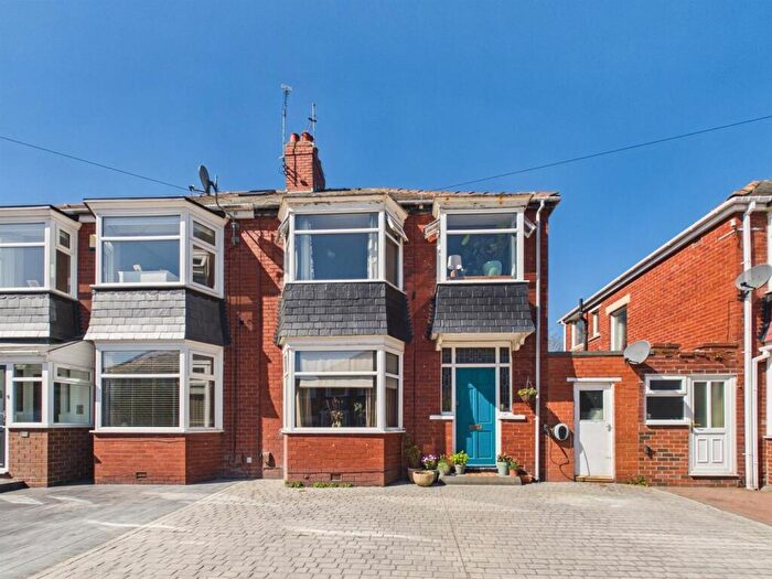 3 Bedroom Semi Detached House For Sale In Seacrest Avenue, Cullercoats, NE30
