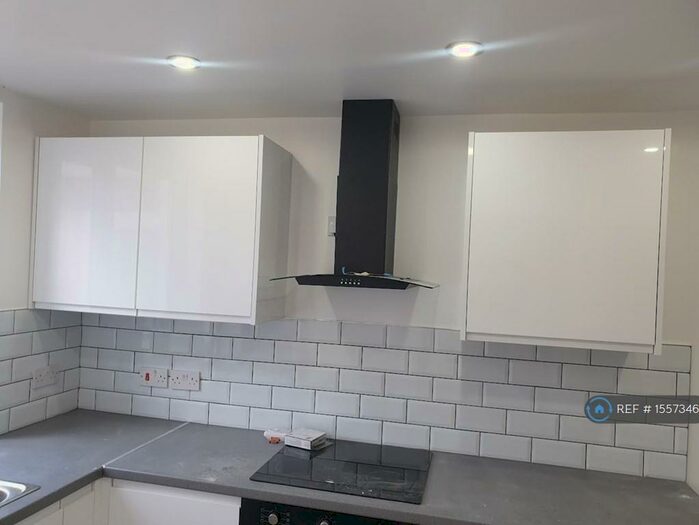 2 Bedroom Terraced House To Rent In Hadcroft Road, Stourbridge, DY9