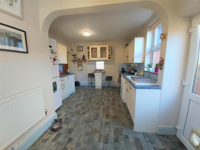 3 Bedroom Semi Detached House For Sale In Nacton Road, Ipswich, IP3