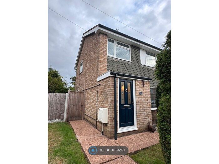 3 Bedroom Semi Detached House To Rent In Westbourne Close, Worcester, WR2