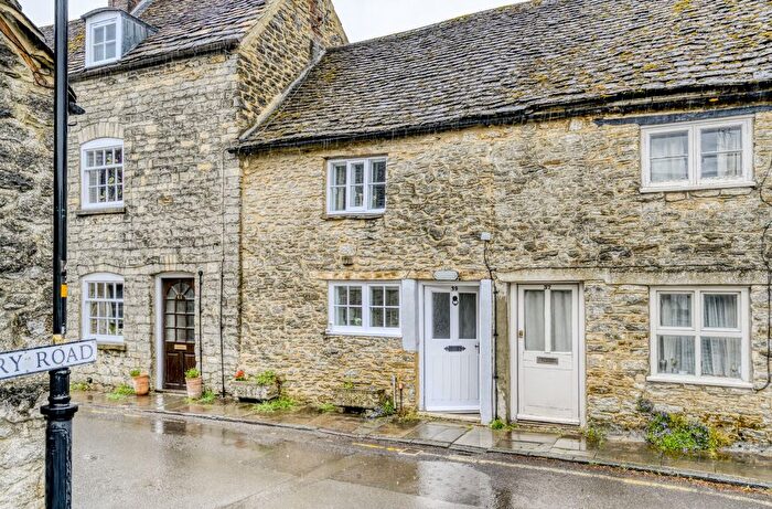 2 Bedroom Cottage For Sale In Horsefair, Malmesbury, Wiltshire, SN16