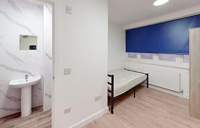 1 Bedroom Terraced House To Rent In Glenister Park Road, London, SW16