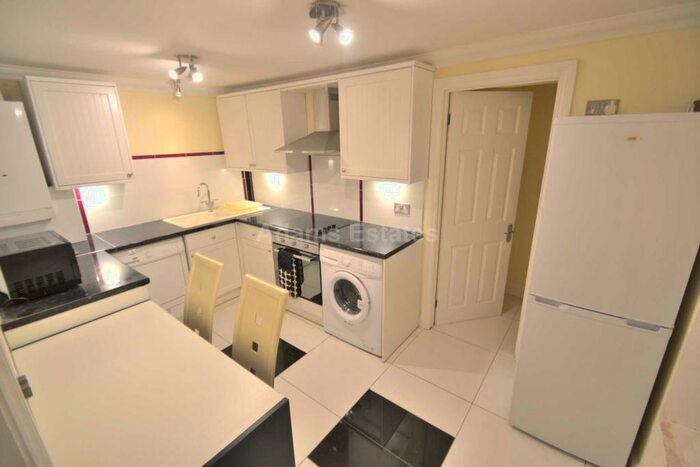 1 Bedroom Flat To Rent In Lomond Avenue, Caversham, RG4