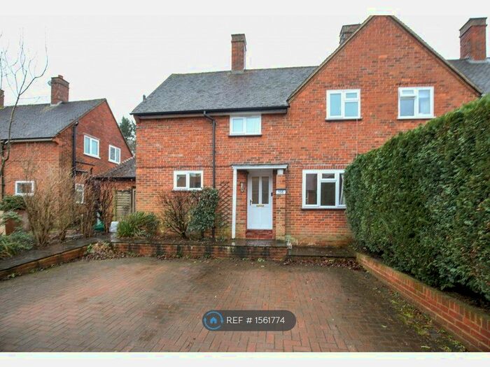 3 Bedroom Semi-Detached House To Rent In Tillingbourne Road, Shalford, GU4