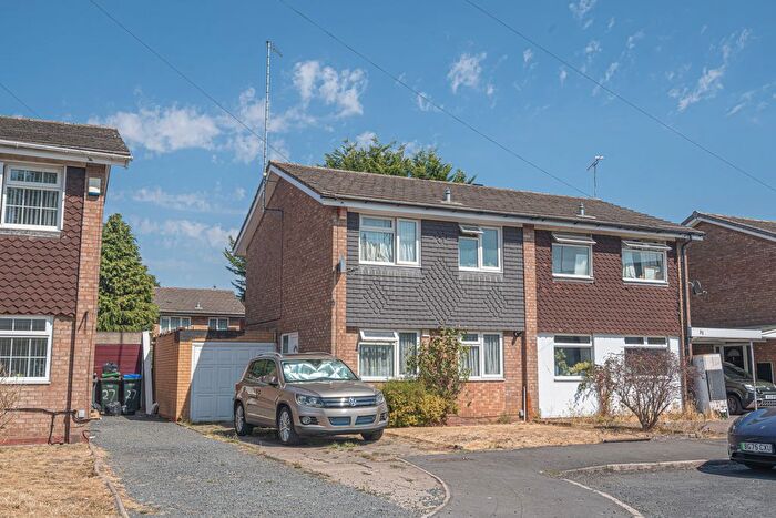 3 Bedroom Semi-Detached House For Sale In Walcot Drive, Great Barr, Birmingham, B43