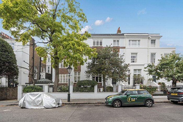 2 Bedroom Flat To Rent In Victoria Road, Kensington, London, W8