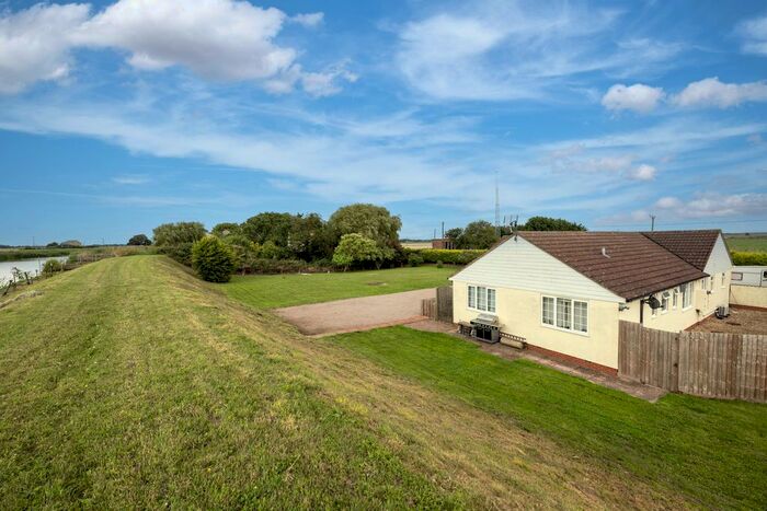 6 Bedroom Detached Bungalow For Sale In Ferry Bank, Southery, Downham Market, PE38