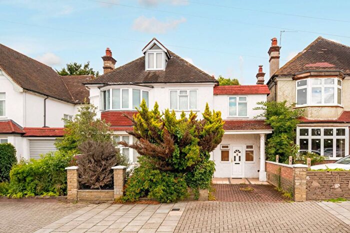 8 Bedroom Property For Sale In Broadlands Avenue, Streatham Hill, London, SW16