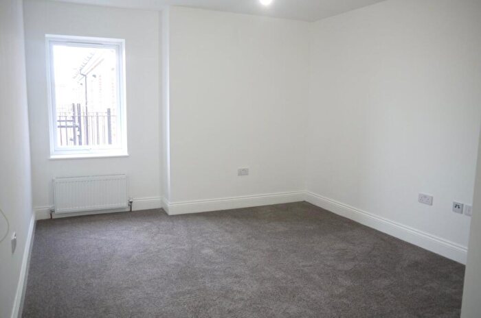 2 Bedroom Flat To Rent In Defoe Parade, Chadwell St Mary, RM16