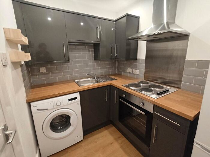 1 Bedroom Flat To Rent In Cumbernauld Road, Dennistoun, Glasgow, G31