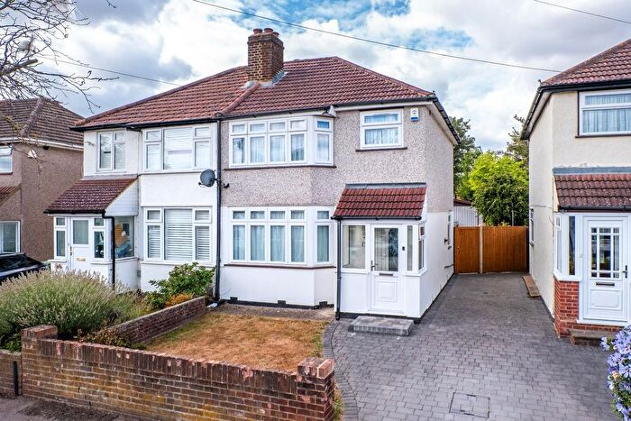 3 Bedroom Semi-Detached House For Sale In Merlin Road, Welling, DA16