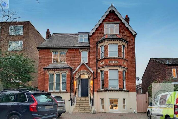 2 Bedroom Flat To Rent In Thurlow Park Road, London, SE21