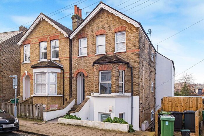 2 Bedroom Flat For Sale In Ravensbourne Road, Bromley, BR1