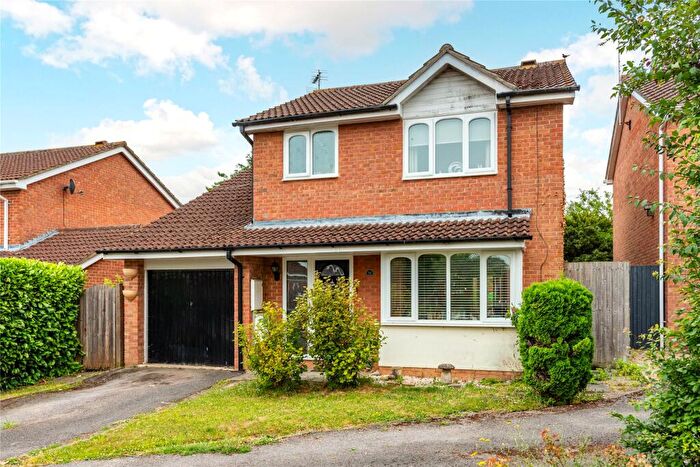 4 Bedroom Detached House For Sale In Kingfisher Road, Buckingham, Buckinghamshire, MK18