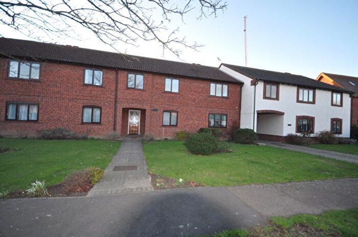 3 Bedroom Flat For Sale In Old Parsonage Way, Frinton-on-sea, CO13