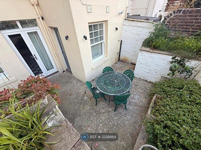 1 Bedroom Flat To Rent In Muddles Passage, Folkestone, CT20