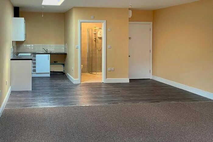 1 Bedroom Studio To Rent In Chipstead Valley Road, Coulsdon CR5