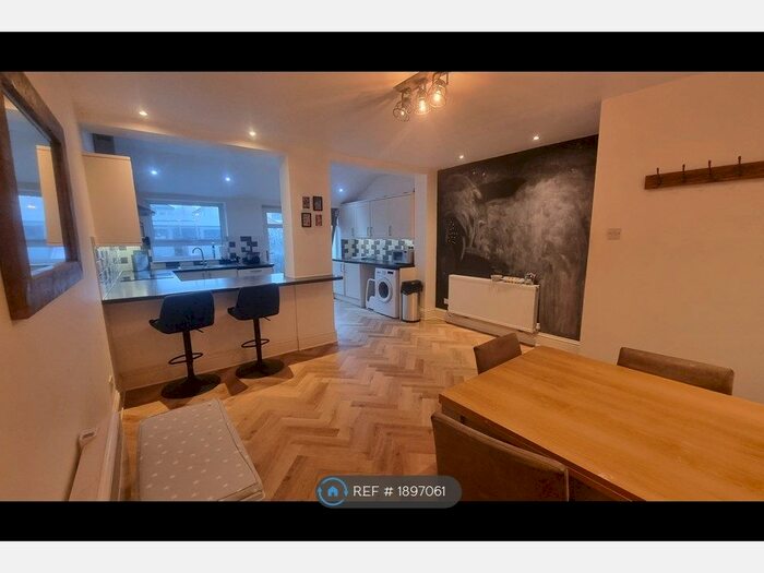 3 Bedroom Detached House To Rent In Chapel Road, Bexleyheath, DA7