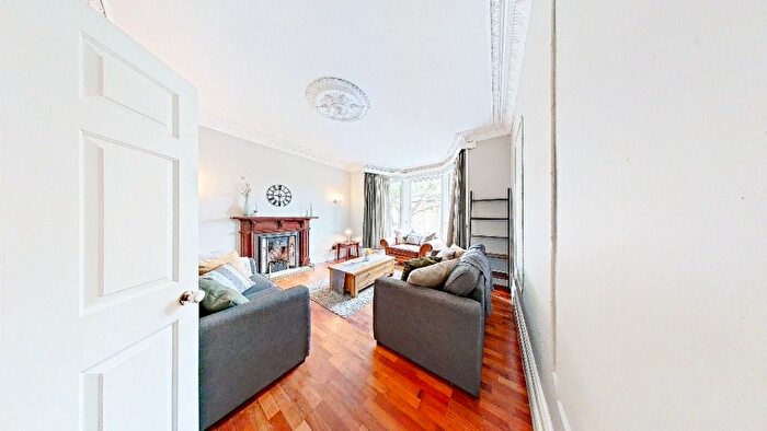 2 Bedroom Flat To Rent In Blackness Avenue, West End, Dundee, DD2