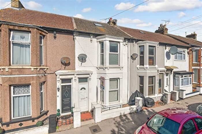 3 Bedroom Terraced House For Sale In Alma Road, Sheerness, Kent, ME12