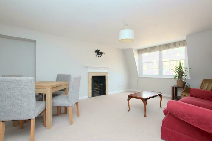 2 Bedroom Flat To Rent In Alfred Street, Bath, BA1