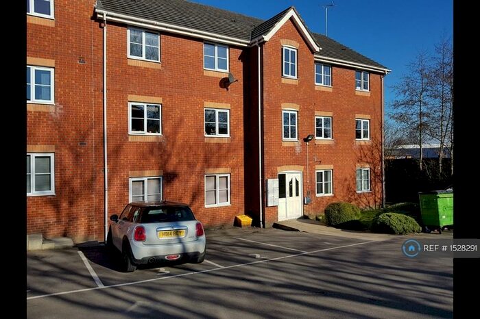 2 Bedroom Flat To Rent In Stanley Road, Manchester, M45