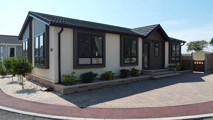 2 Bedroom Park Home For Sale In , Clacton-on-Sea, CO16