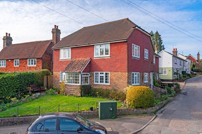 2 Bedroom Flat For Sale In Sparrows Green, Wadhurst, East Sussex, TN5