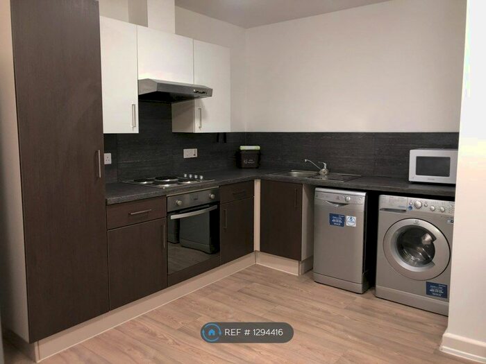 2 Bedroom Flat To Rent In Neuadd Y Castell, Bangor, LL57