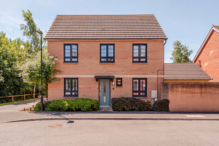 3 Bedroom Detached House For Sale In Malago Drive, Bedminster, Bristol, BS3