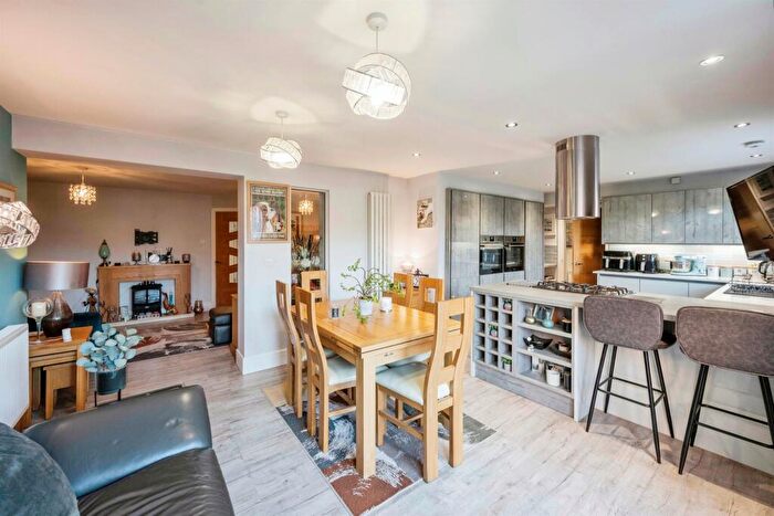 2 Bedroom Bungalow For Sale In Newhall Road, Kirk Sandall, Doncaster, DN3