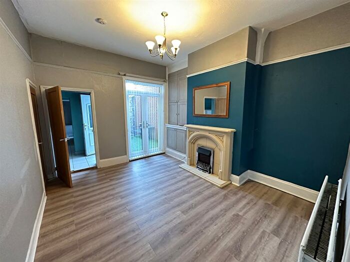1 Bedroom Flat To Rent In Victoria Street, Chesterton, Newcastle, Staffs, ST5