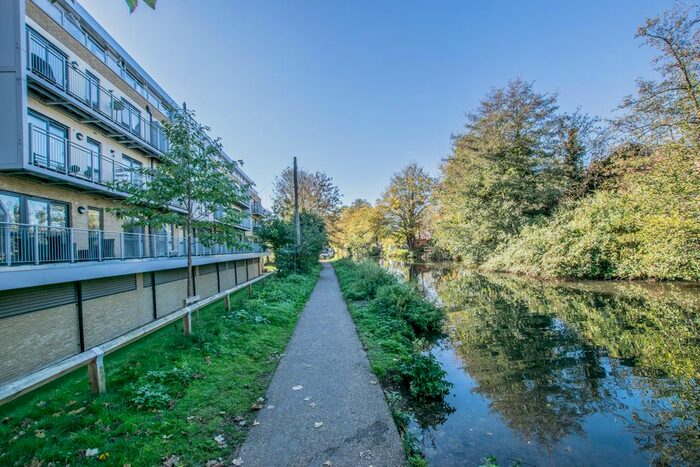 2 Bedroom Flat To Rent In Smeaton Court, Hertford, SG13