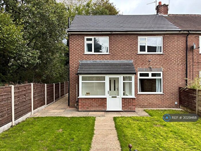 3 Bedroom Semi-Detached House To Rent In Heather Way, Stockport, SK6