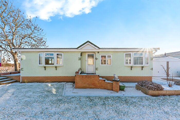 2 Bedroom Park Home For Sale In Allington Gardens, Allington, Grantham, NG32