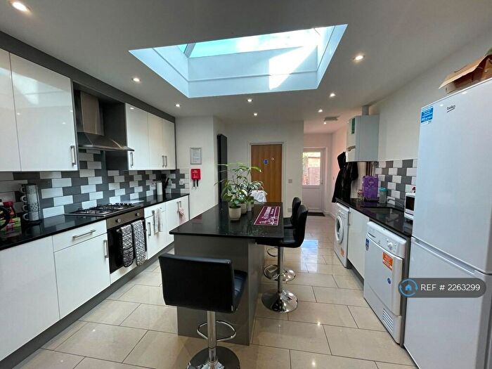 6 Bedroom Terraced House To Rent In Blenheim Road, Reading, RG1