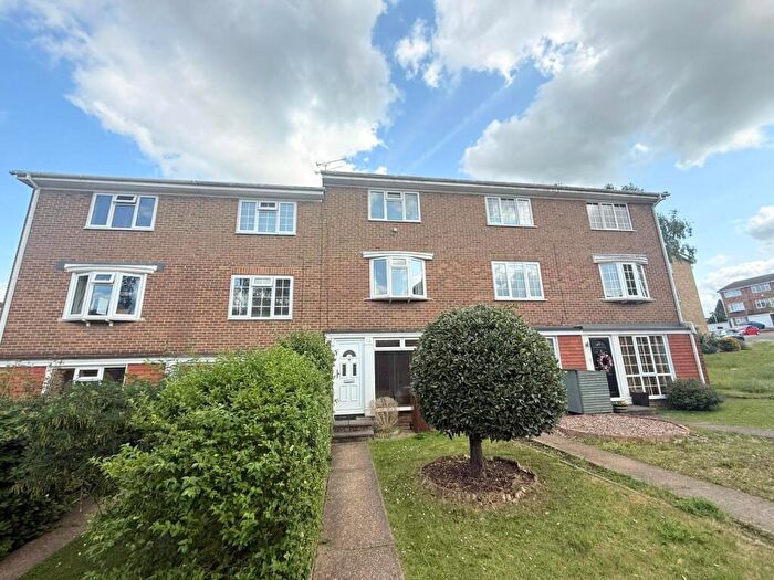 3 Bedroom House To Rent In Lonsdale Drive, Gillingham, ME8
