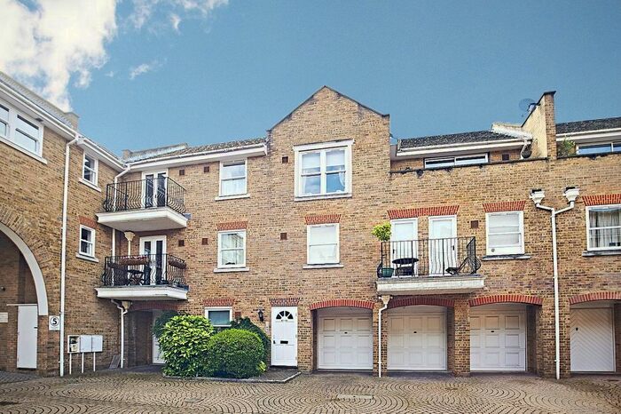 1 Bedroom Flat To Rent In Cedar Terrace, Richmond, Surrey, TW9