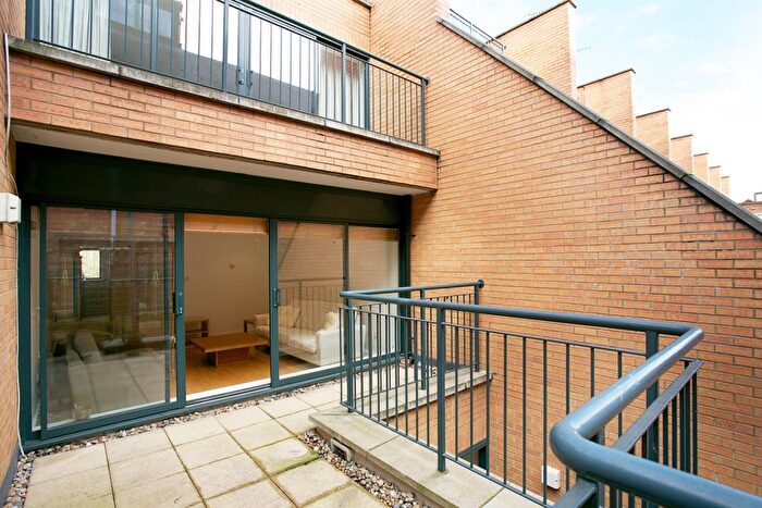3 Bedroom Terraced House To Rent In Wilberforce Mews, SW4
