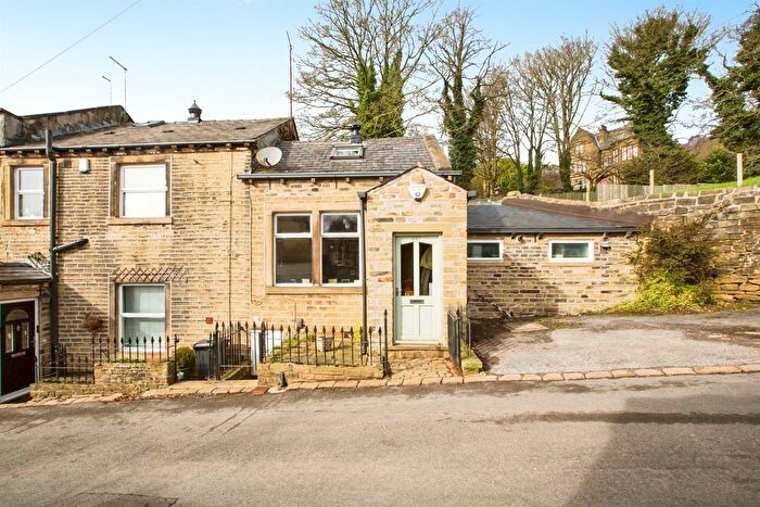 2 Bedroom Property For Sale In Brow Foot Gate Lane, Halifax, HX2