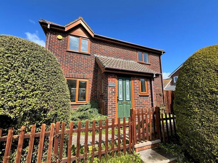 3 Bedroom Detached House To Rent In Fishermans Close, Chickerell, DT3