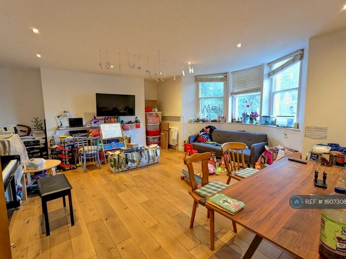 3 Bedroom Flat To Rent In Bristol, Bristol, BS6