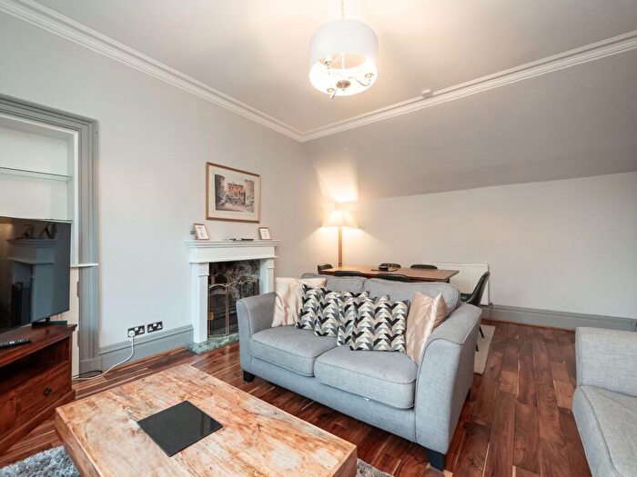 3 Bedroom Flat To Rent In Lansdowne Crescent, Edinburgh, EH12