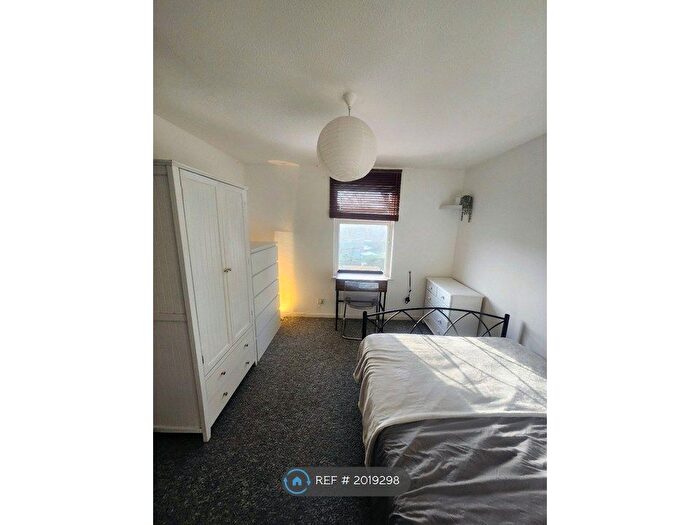 4 Bedroom Semi-detached House To Rent In Nelson Road, Basildon, SS14