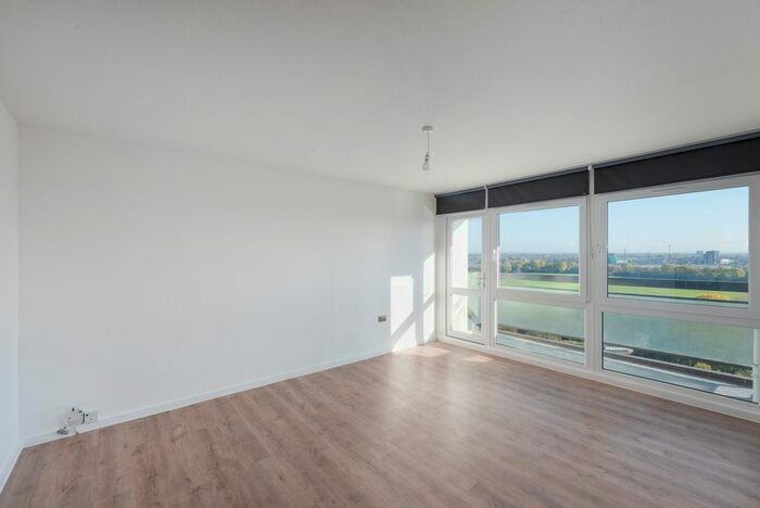 2 Bedroom Flat To Rent In Daubeney Road, London, E5