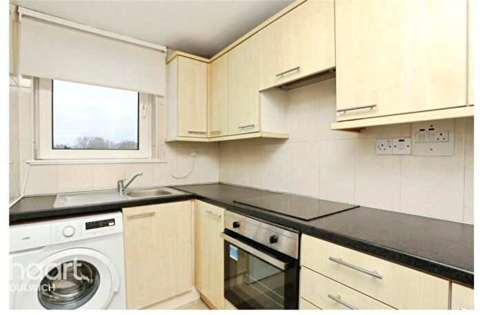 2 Bedroom Flat For Sale In Ross Road, London, SE25